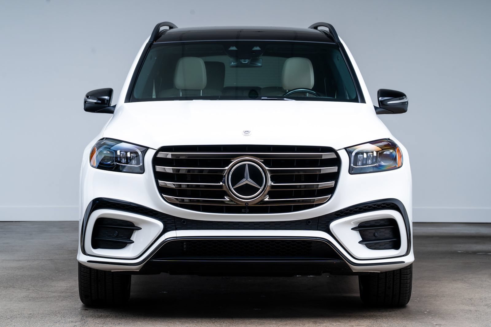 Used 2025 Mercedes-Benz GLS 450 4MATIC image 2