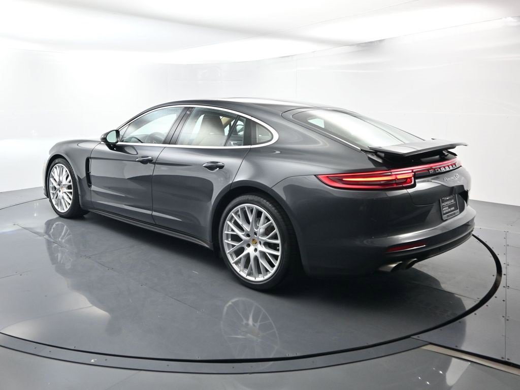 Used 2018 Porsche Panamera 4S image 3