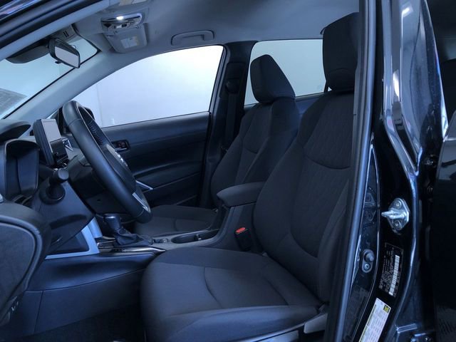Used 2025 Toyota Corolla Cross LE image 11