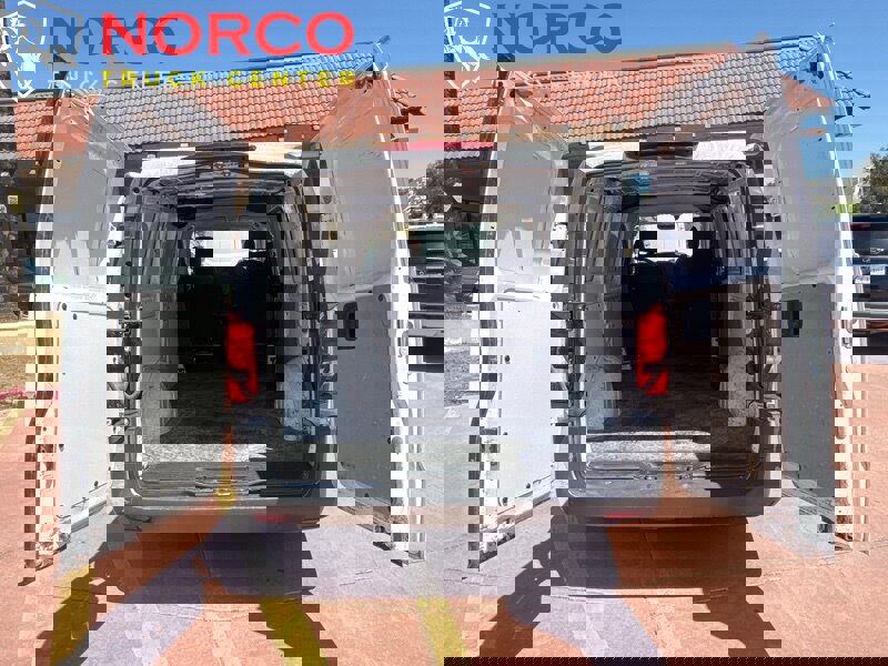 Used 2017 Mercedes-Benz Metris w/ Driver Efficiency Package image 11