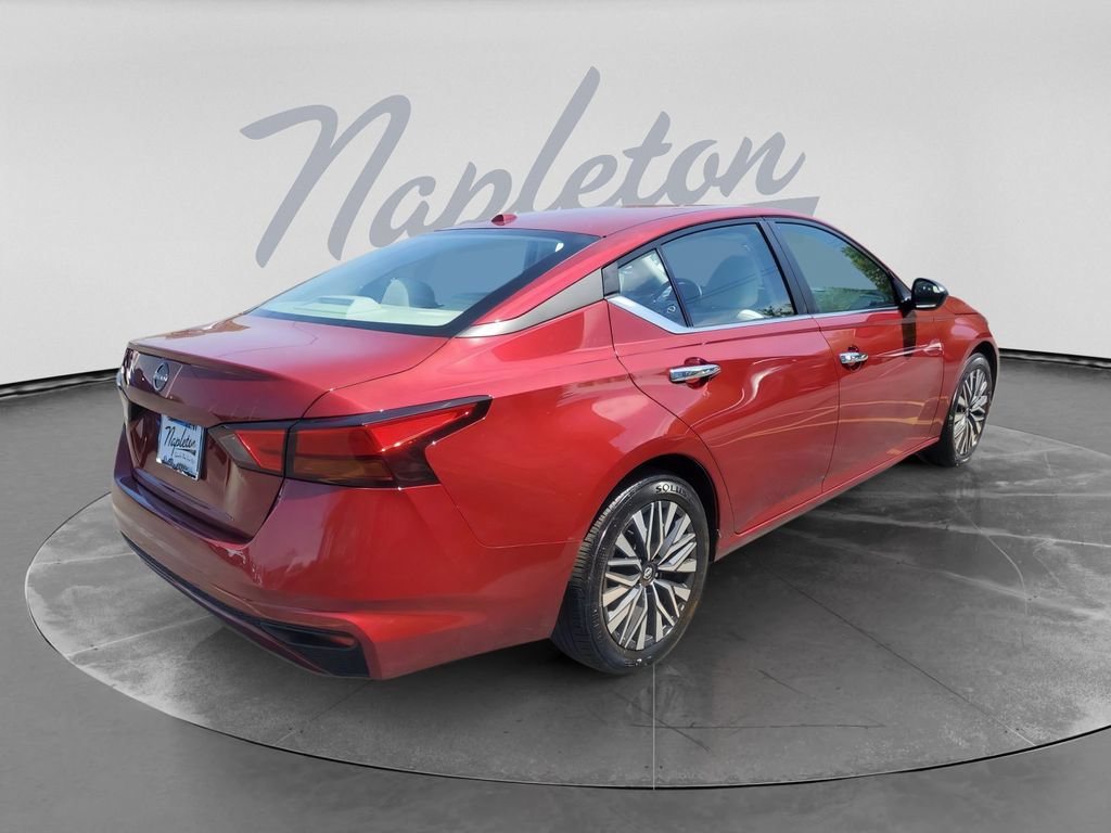 Used 2025 Nissan Altima 2.5 SV FWD image 7