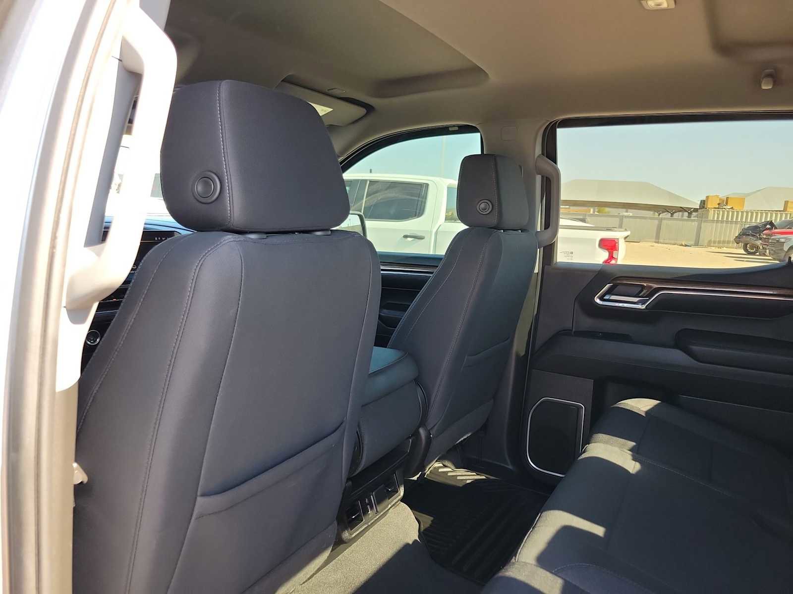 Used 2023 Chevrolet Silverado 1500 LT AWD/4WD image 16