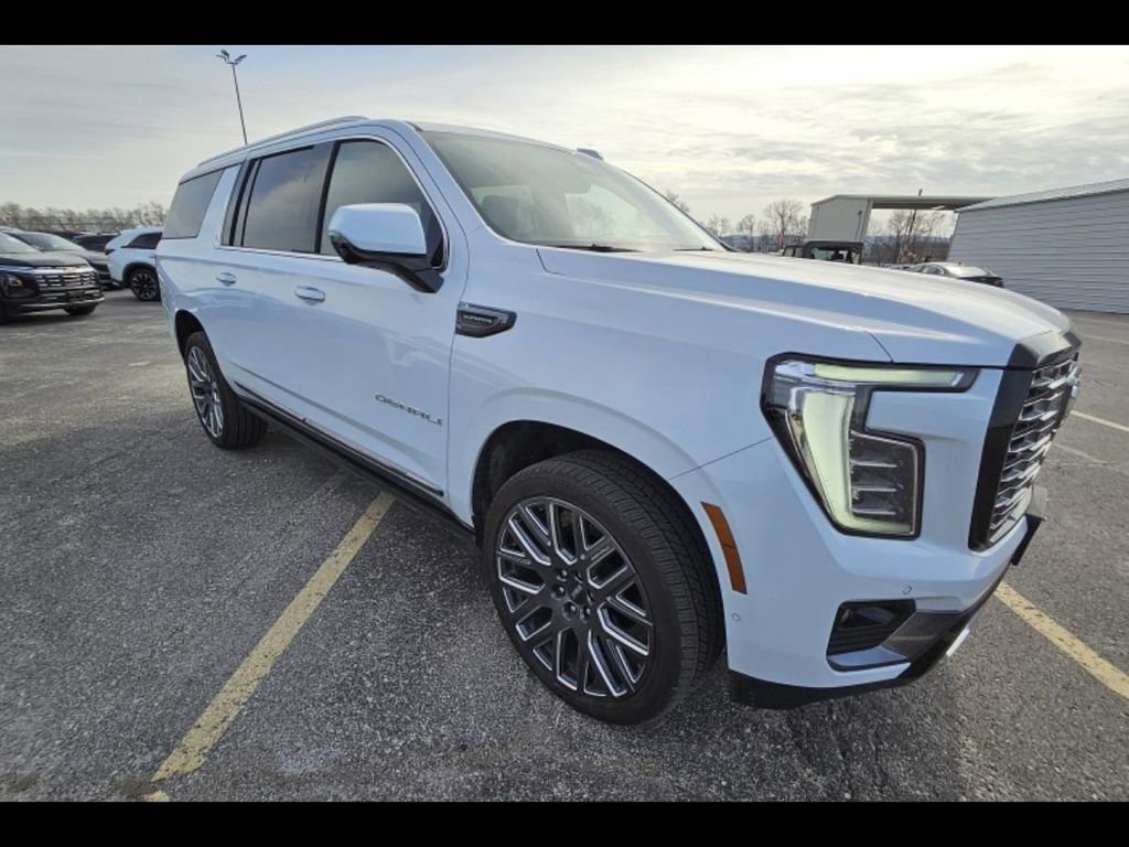 Used 2026 GMC Yukon XL Denali Ultimate image 8