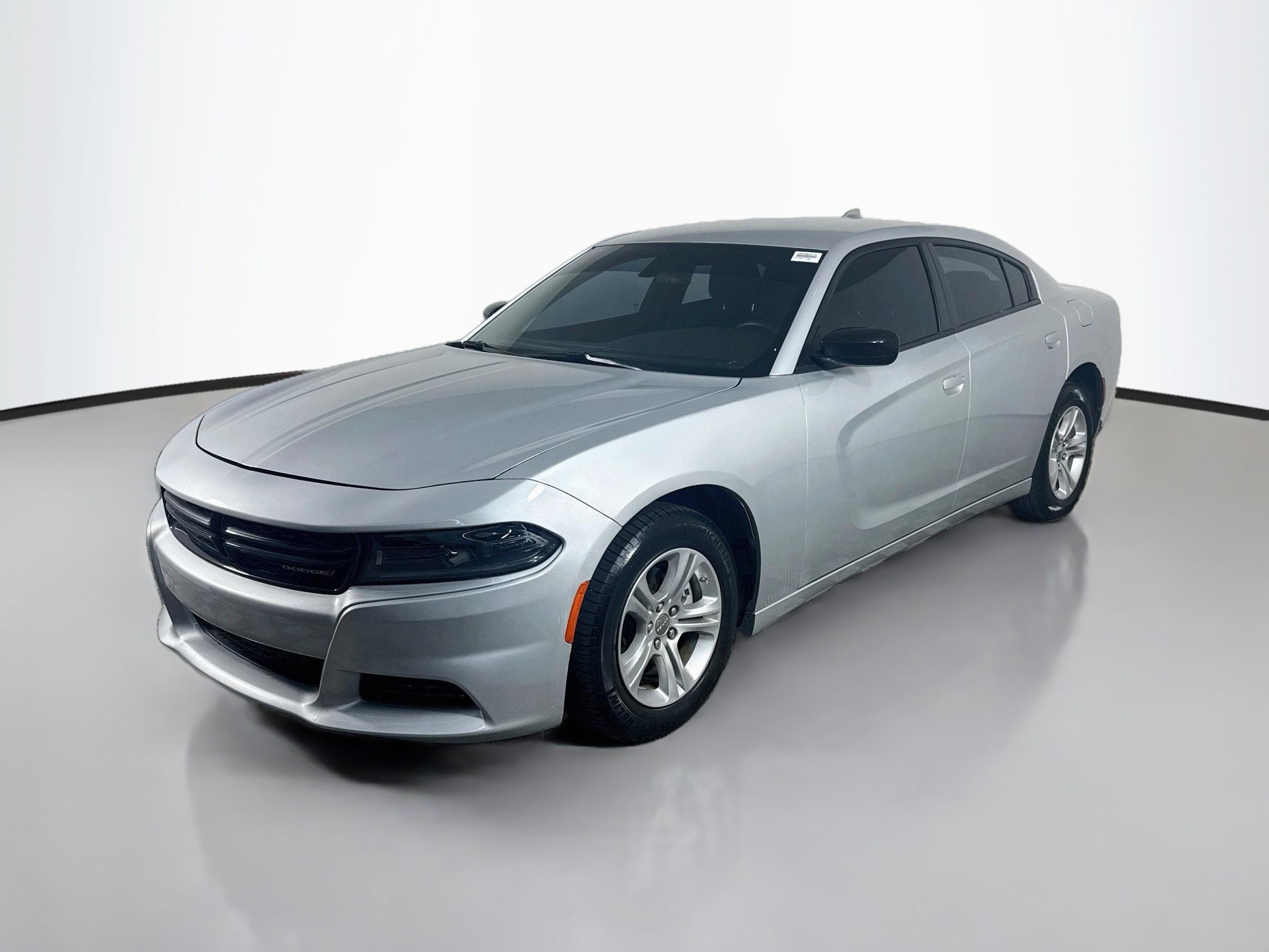 Used 2023 Dodge Charger SXT RWD image 4