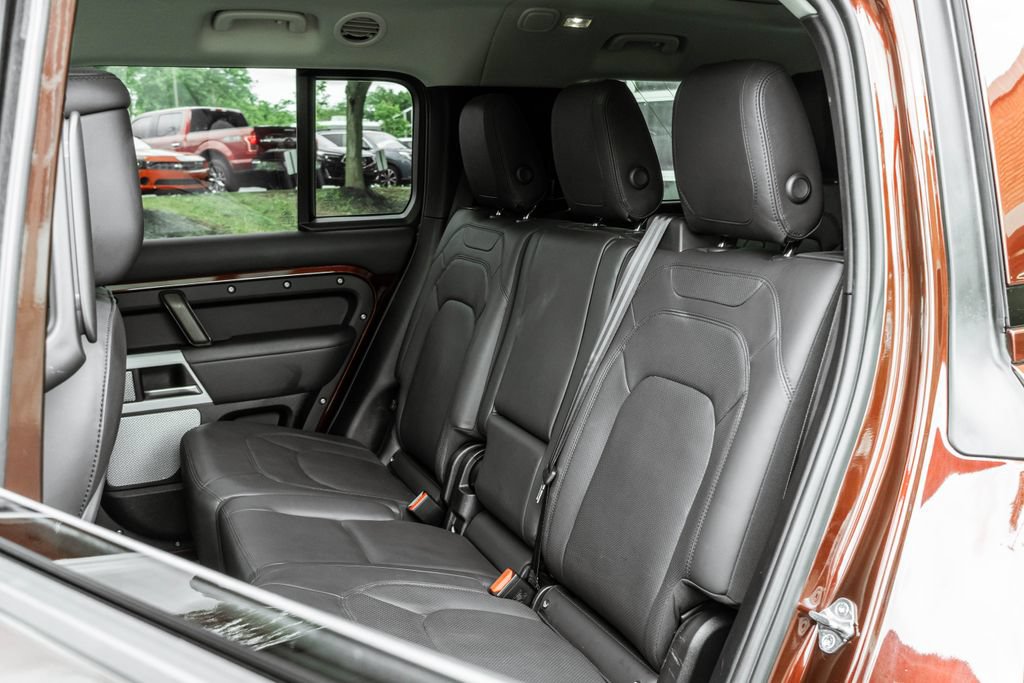 Used 2023 Land Rover Defender 130 First Edition AWD/4WD image 28