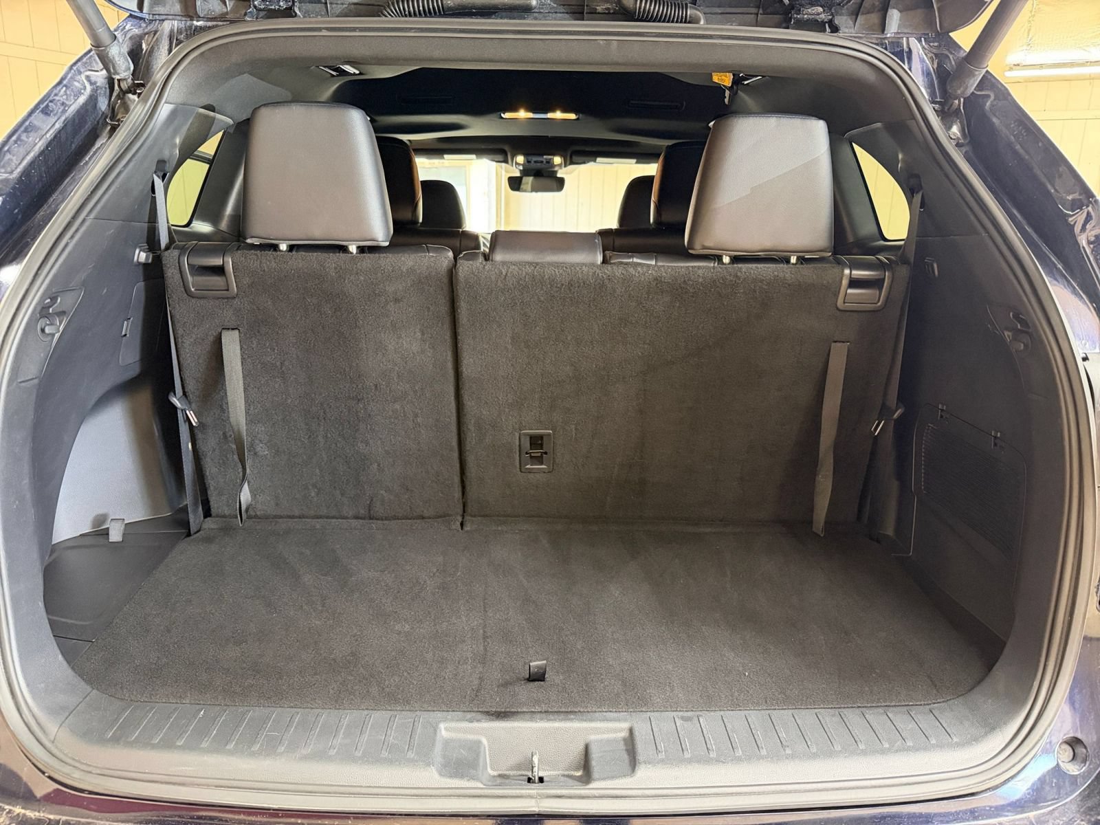 Used 2025 Toyota Highlander XSE AWD/4WD image 34