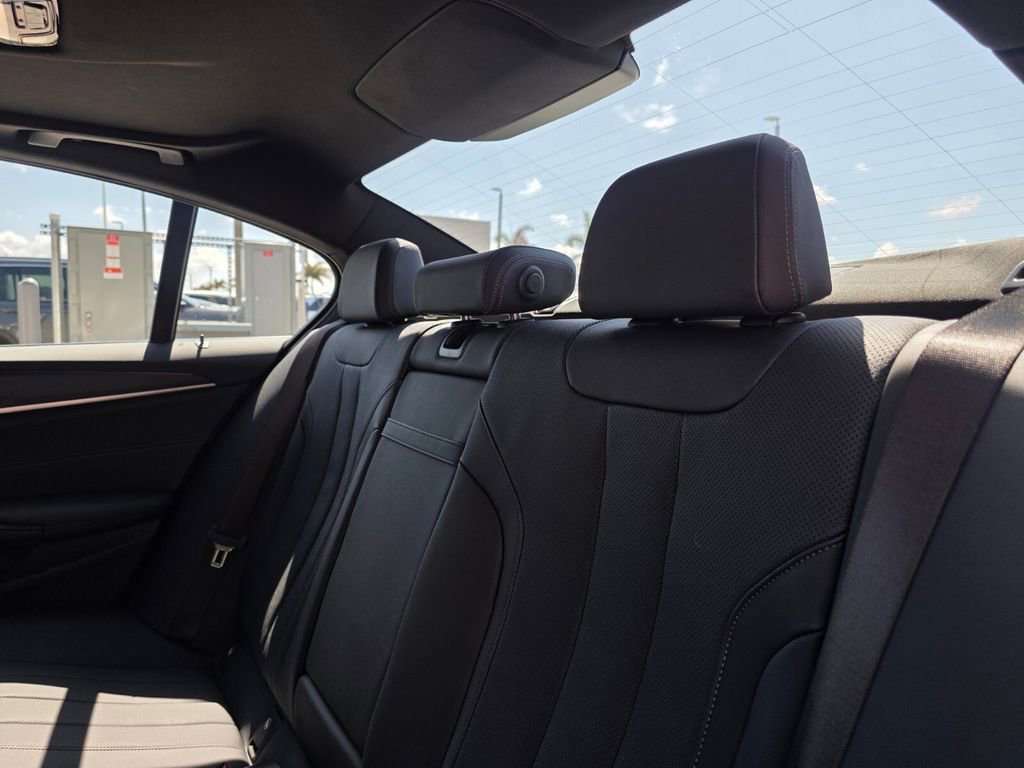 Used 2023 BMW 540i xDrive w/ Convenience Package image 16