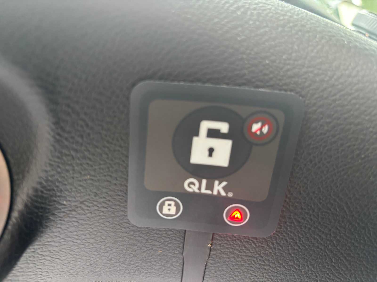 Used 2025 Chrysler Voyager LX FWD image 27