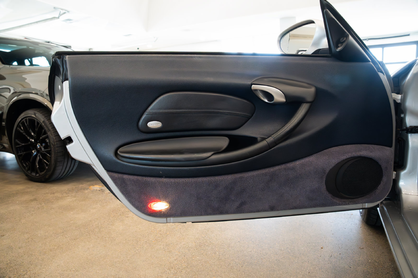 Used 2001 Porsche Boxster RWD image 18