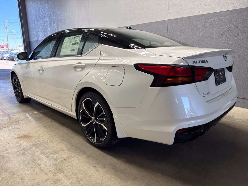 New 2026 Nissan Altima 2.5 SR w/ SR Premium Package FWD image 7