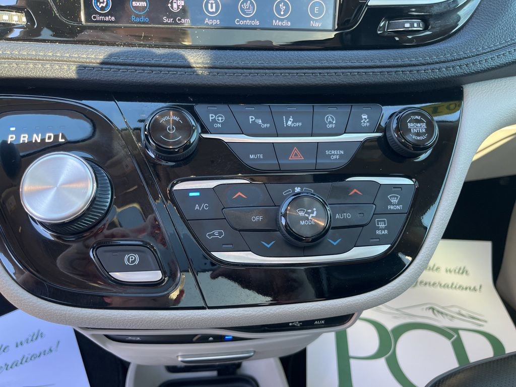 Used 2018 Chrysler Pacifica Limited w/ Tire & Wheel Group image 25