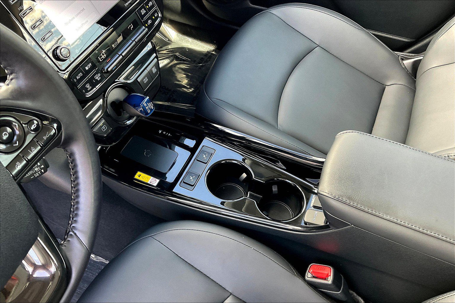 Used 2022 Toyota Prius AWD image 22