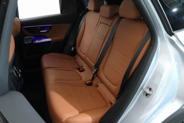 Used 2025 Mercedes-Benz GLC 350e 4MATIC w/ Driver Assistance Package image 18