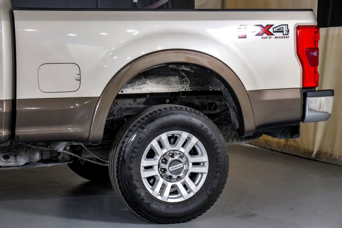 Used 2017 Ford F250 Lariat w/ Chrome Package image 13