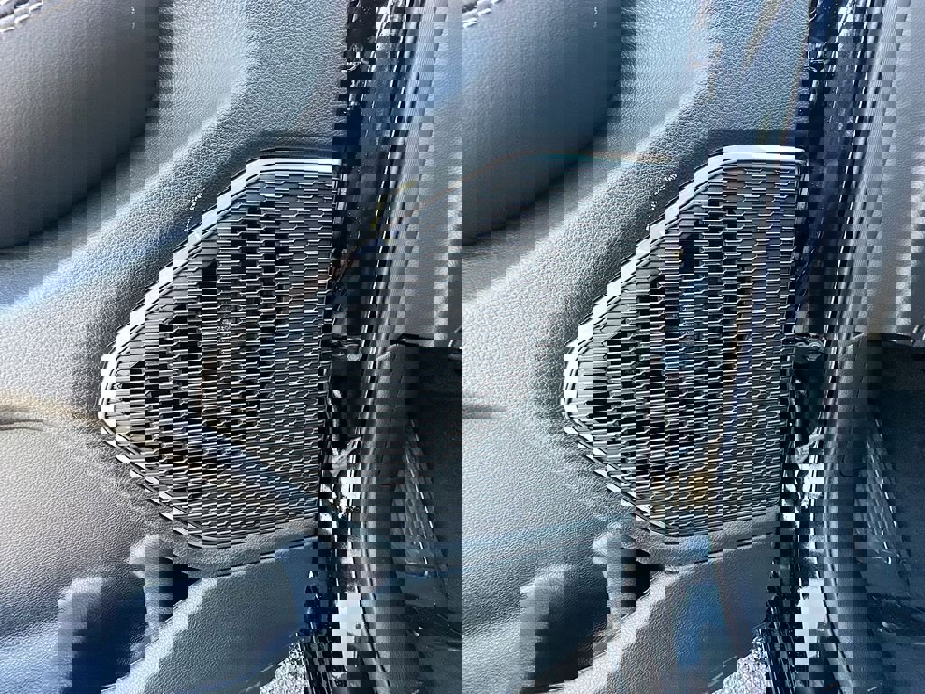 New 2025 Jeep Grand Cherokee Overland w/ Luxury Tech Group IV image 37