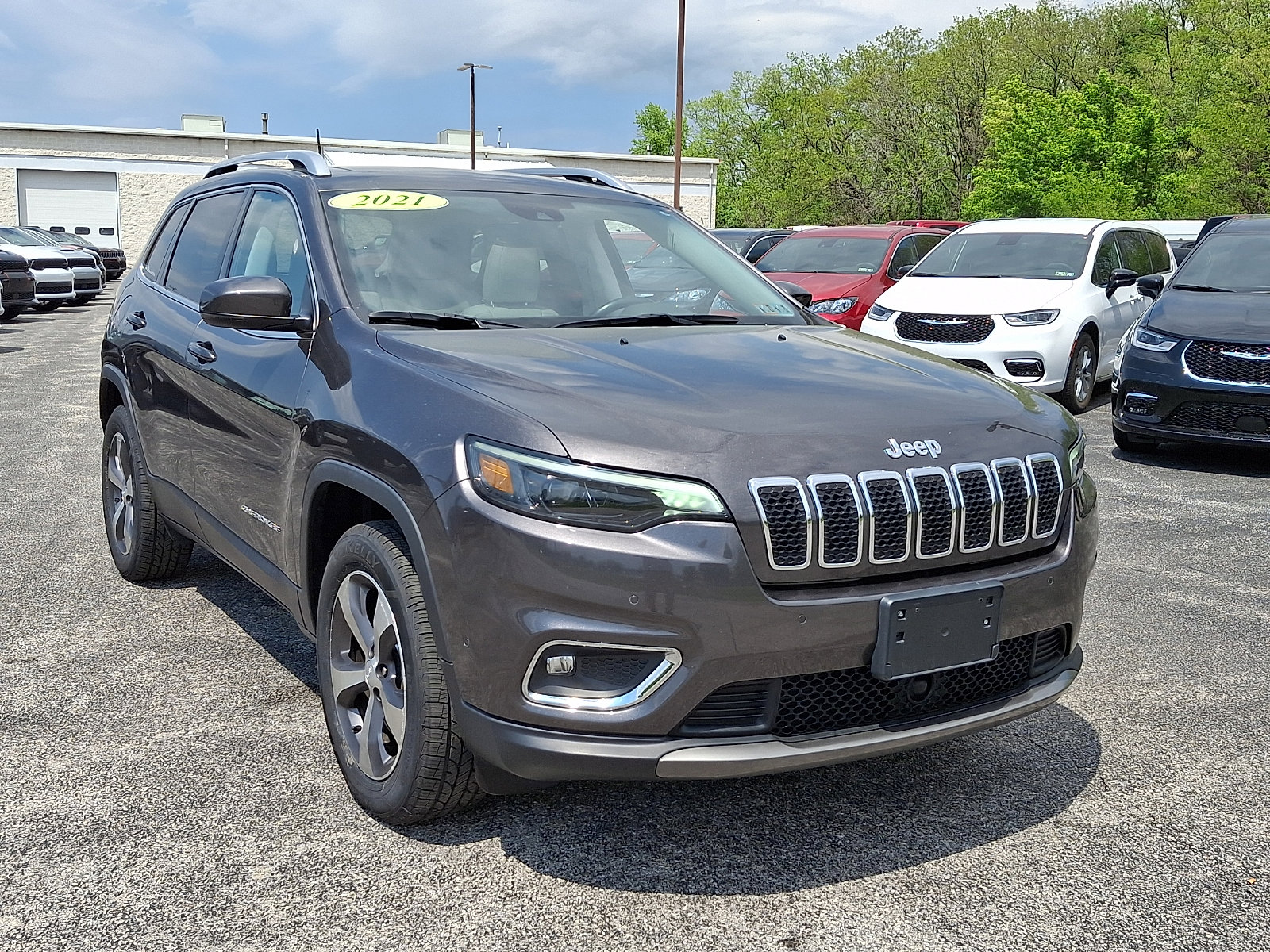 Certified 2021 Jeep Cherokee Limited AWD/4WD image 3