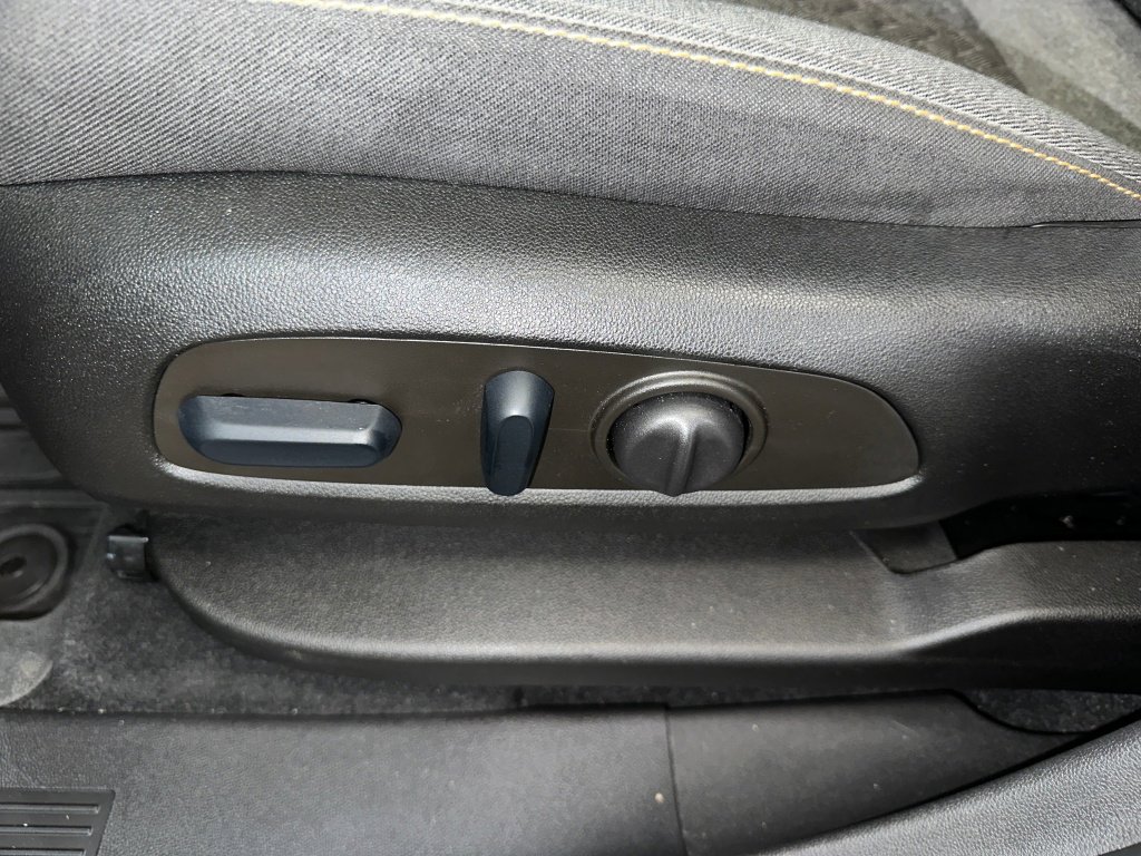 Used 2022 Chevrolet Equinox LT w/ LPO, Floor Liner Package image 3