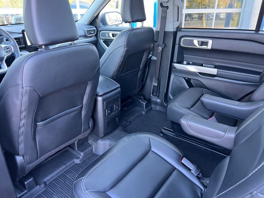 Certified 2023 Ford Explorer XLT w/ Equipment Group 202A image 33