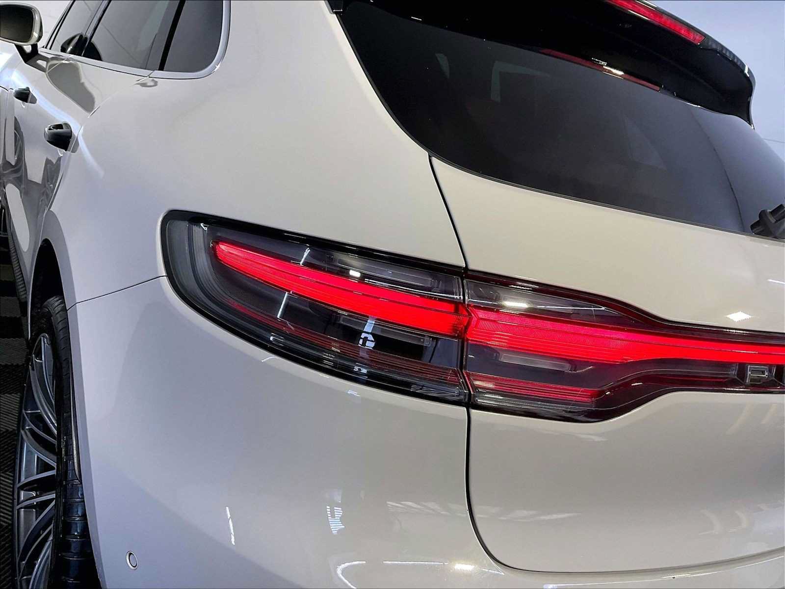 Certified 2023 Porsche Macan S AWD/4WD image 30