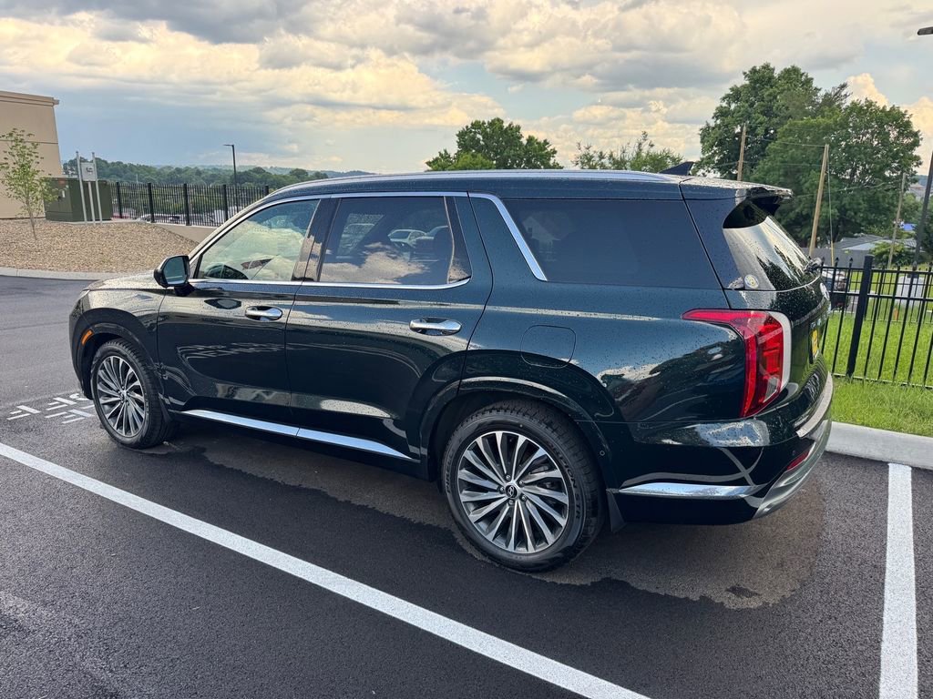 Used 2023 Hyundai Palisade Calligraphy w/ Cargo Package AWD/4WD image 11