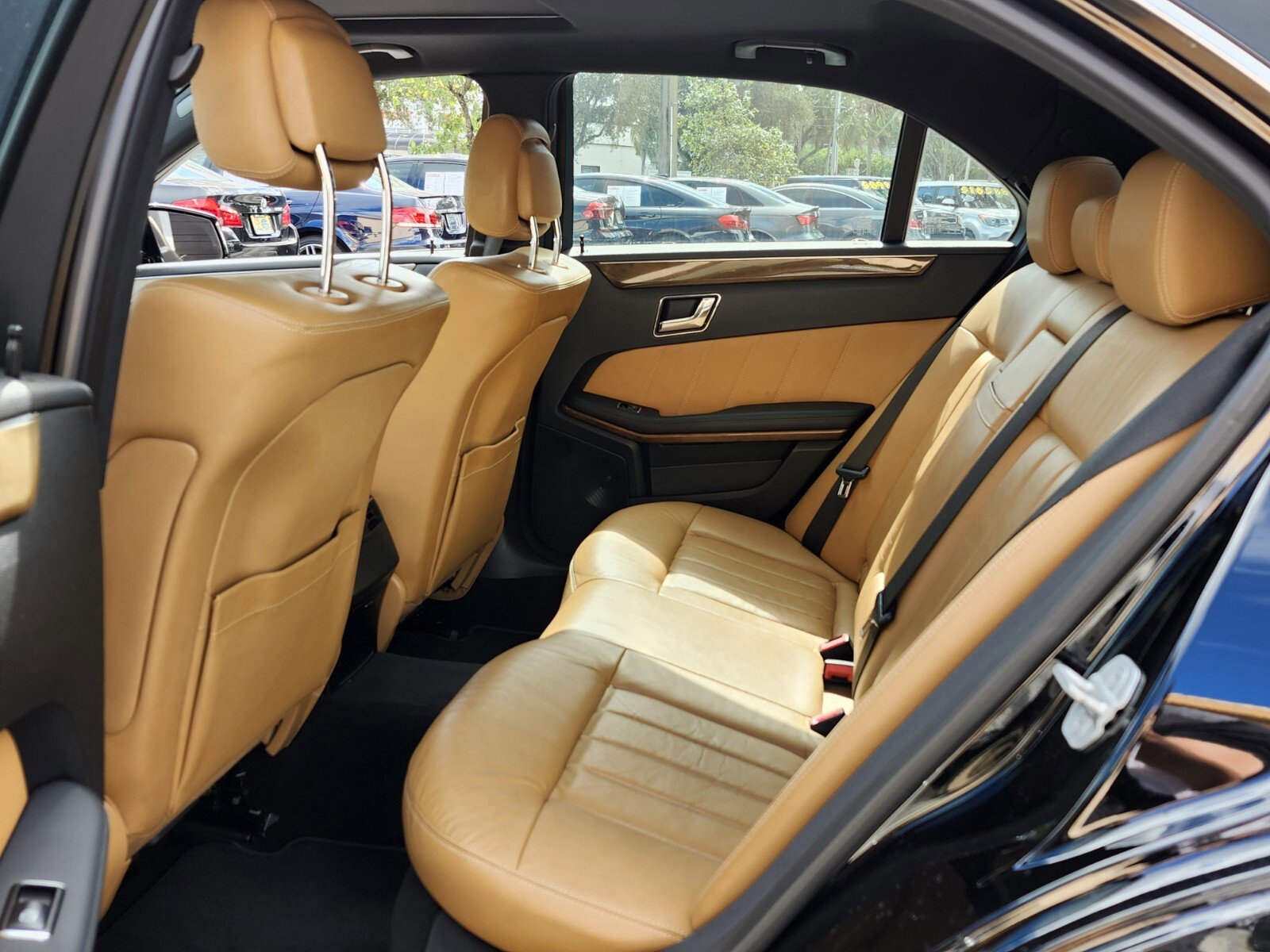 Used 2011 Mercedes-Benz E 350 Sedan image 4