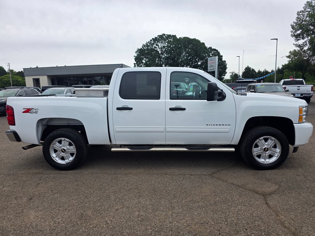 Used 2011 Chevrolet Silverado 1500 LT w/ All-Star Edition AWD/4WD image 8