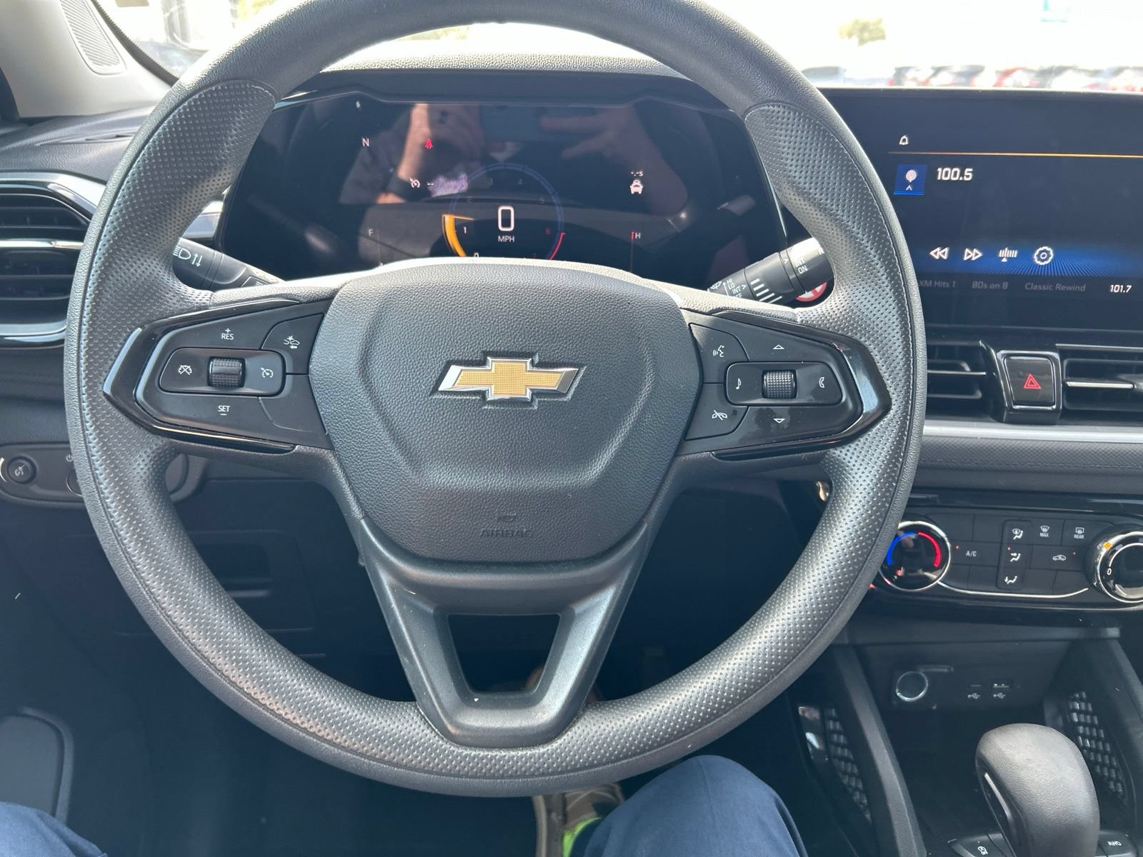 Used 2024 Chevrolet TrailBlazer LT AWD/4WD image 12