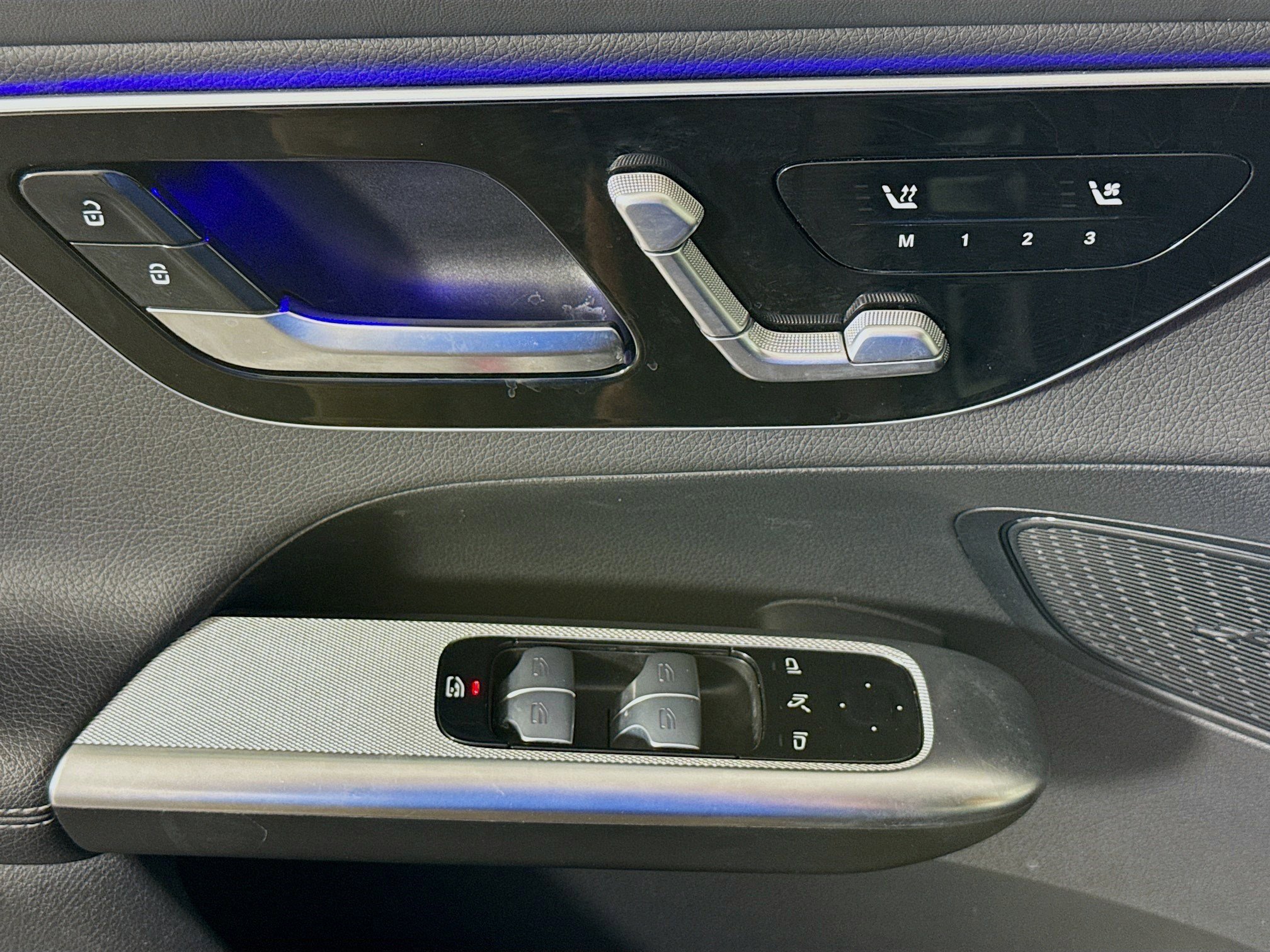 Used 2024 Mercedes-Benz GLC 300 4MATIC image 24