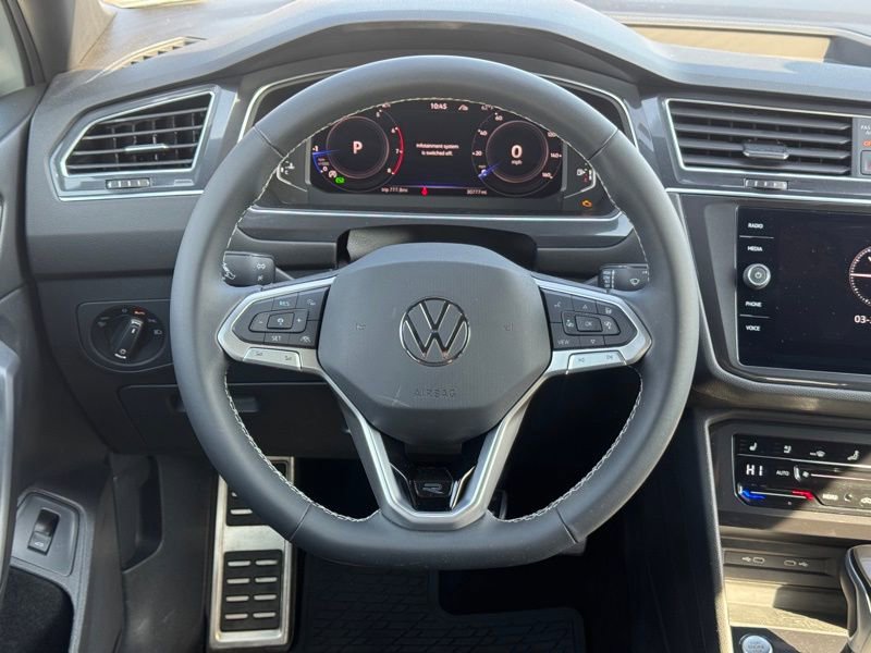 Used 2023 Volkswagen Tiguan SEL R-Line image 13