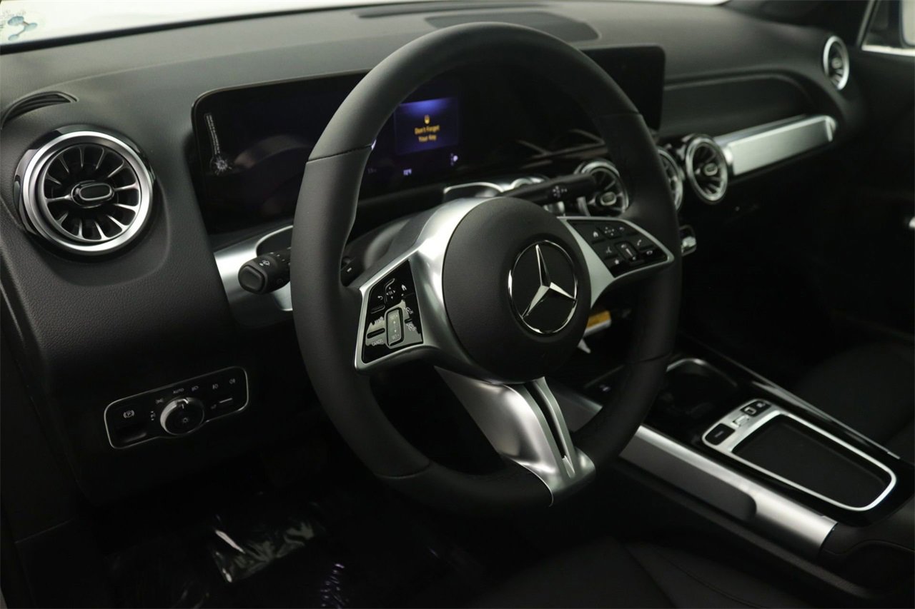 New 2026 Mercedes-Benz GLB 250 image 5