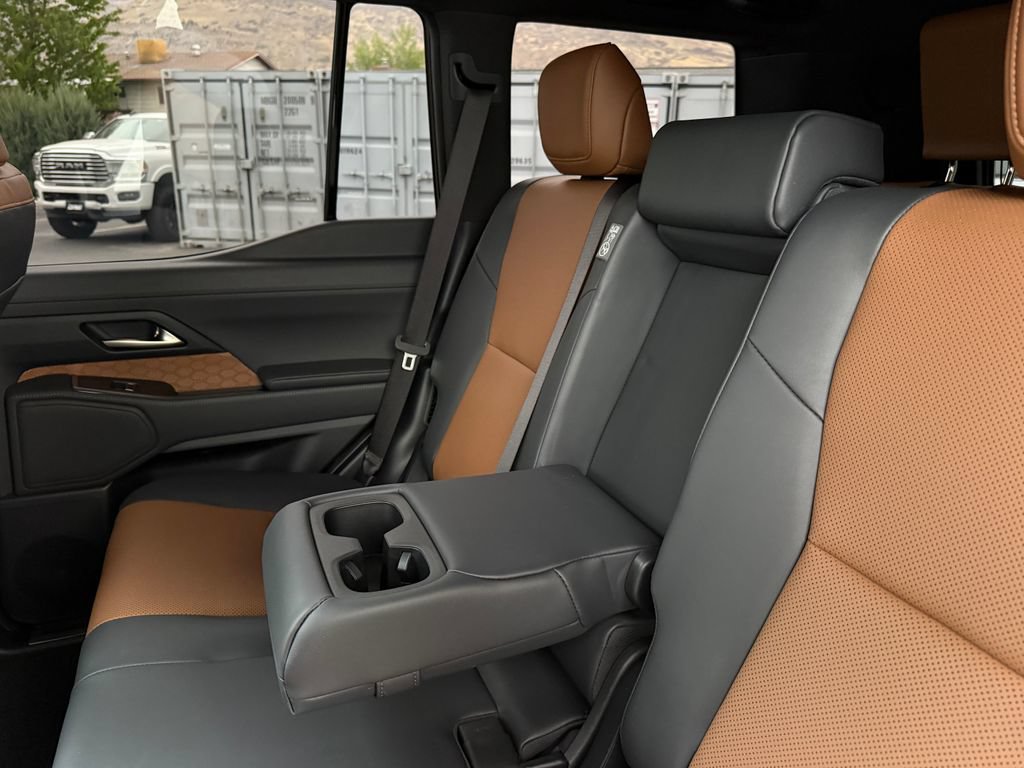 Used 2026 Lexus GX 550 w/ Accessory Package (ZB) AWD/4WD image 30