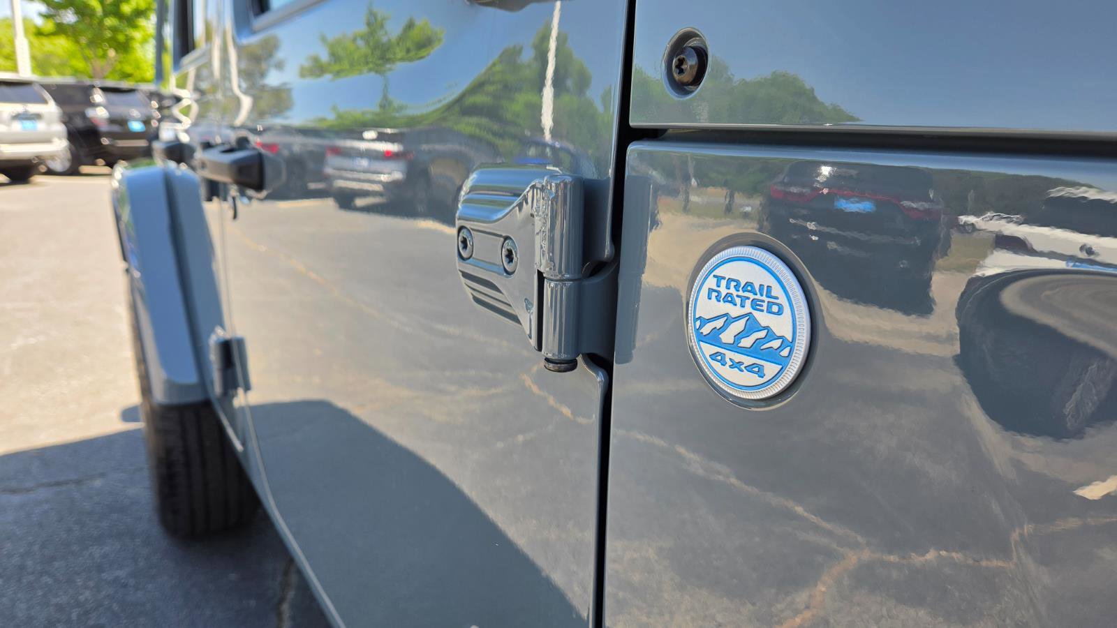 Used 2024 Jeep Wrangler Sahara image 17