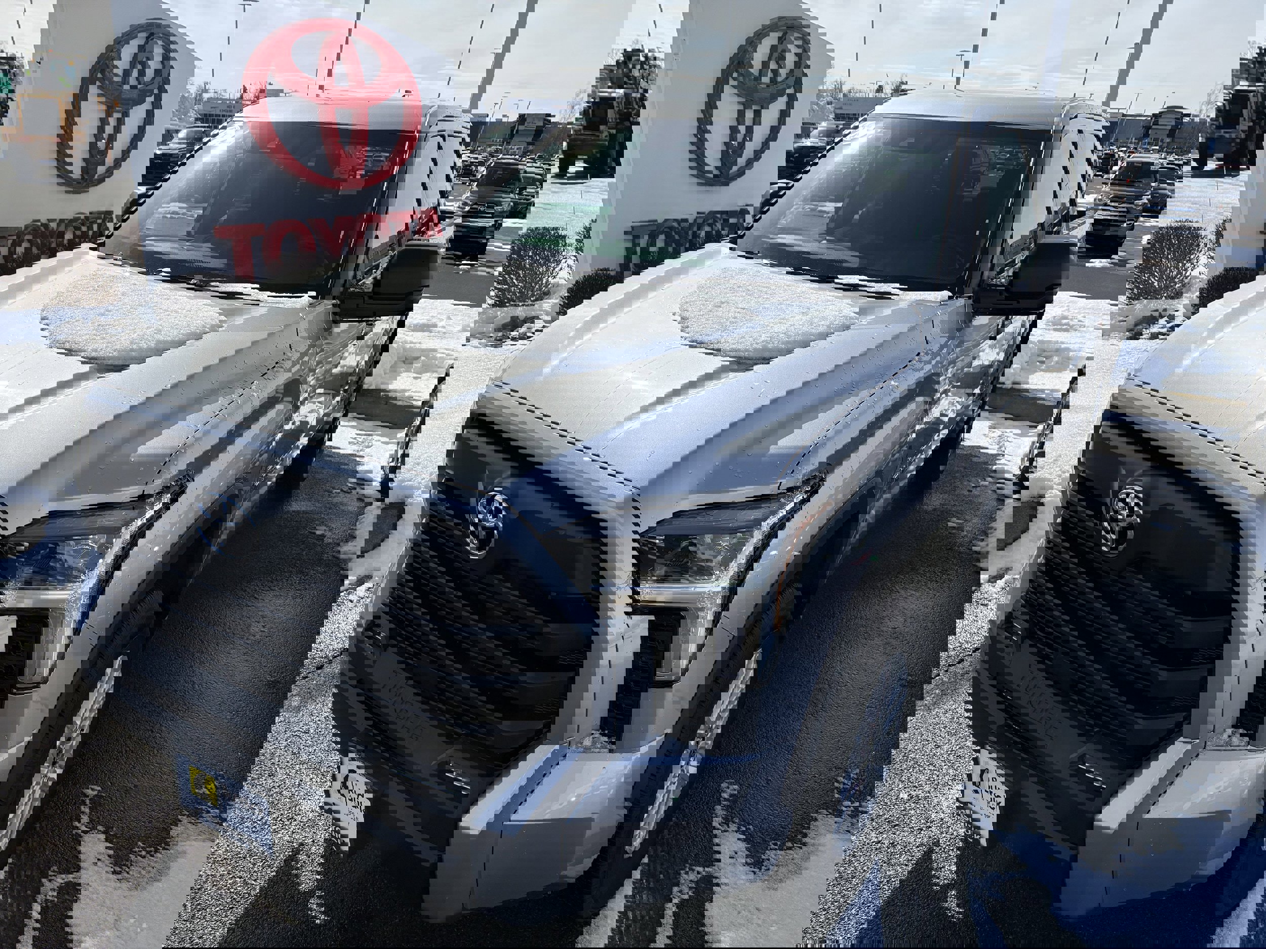 Used 2025 Toyota Tundra SR5 AWD/4WD image 1