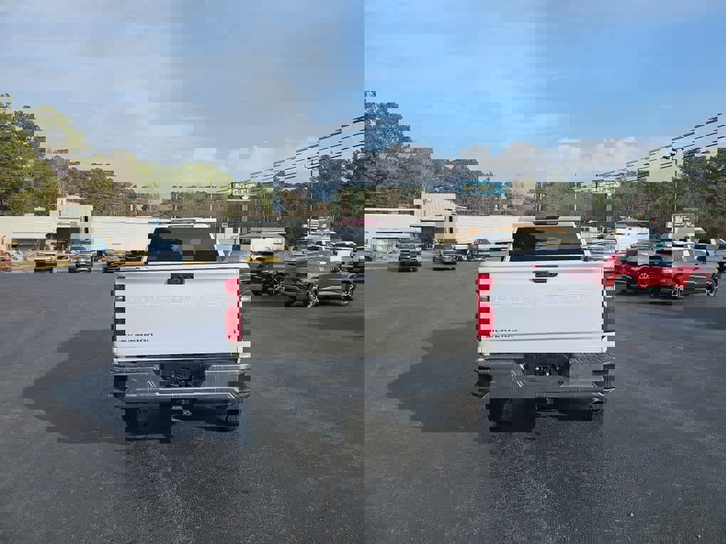 Used 2024 Chevrolet Silverado 2500 LT image 4
