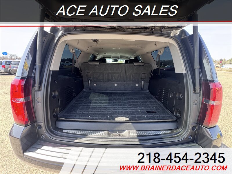 Used 2017 Chevrolet Suburban LT w/ Max Trailering Package AWD/4WD image 9