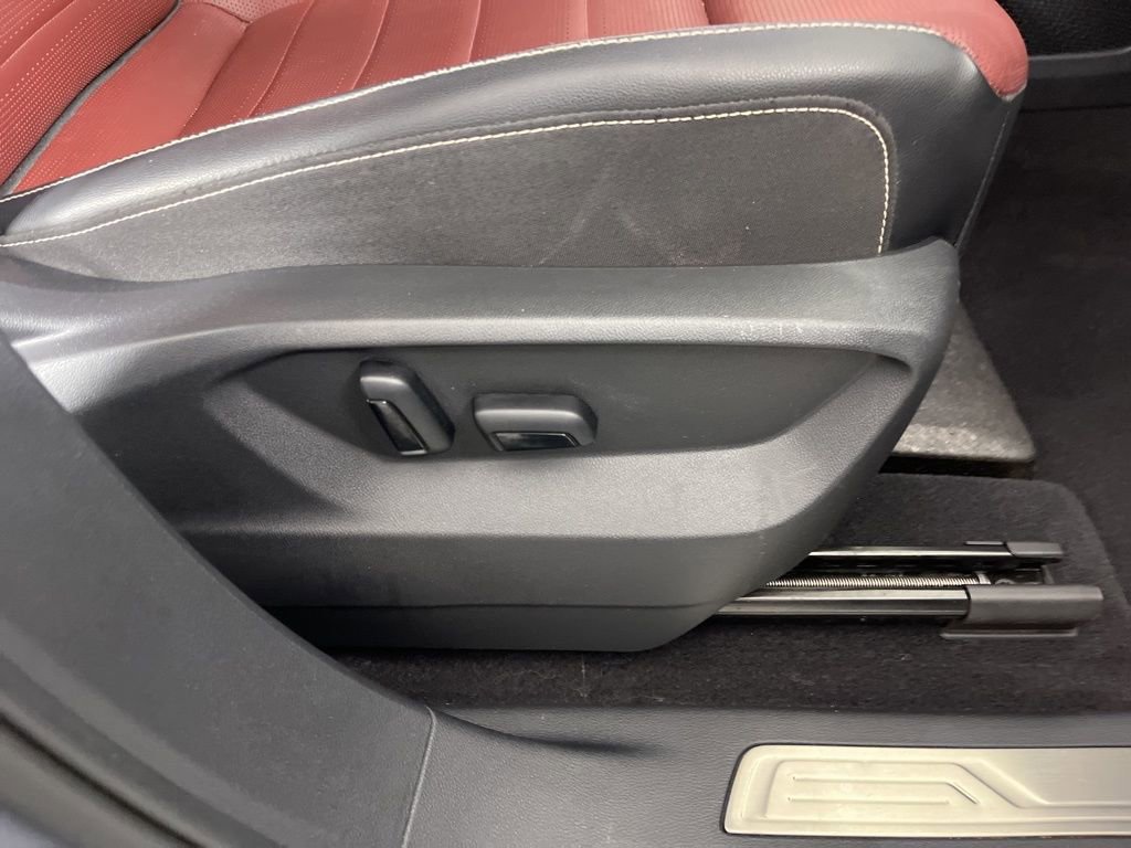 Used 2022 Volkswagen Atlas Cross Sport SEL Premium R-Line image 9