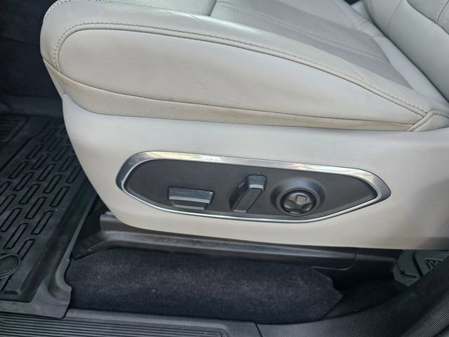 Used 2023 Jeep Wagoneer Series III w/ Preferred Equipment Group AWD/4WD image 20