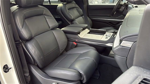 New 2026 Lincoln Navigator Reserve w/ Jet Appearance Package image 10