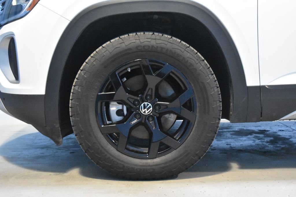 Certified 2025 Volkswagen Atlas Peak Edition SE image 20