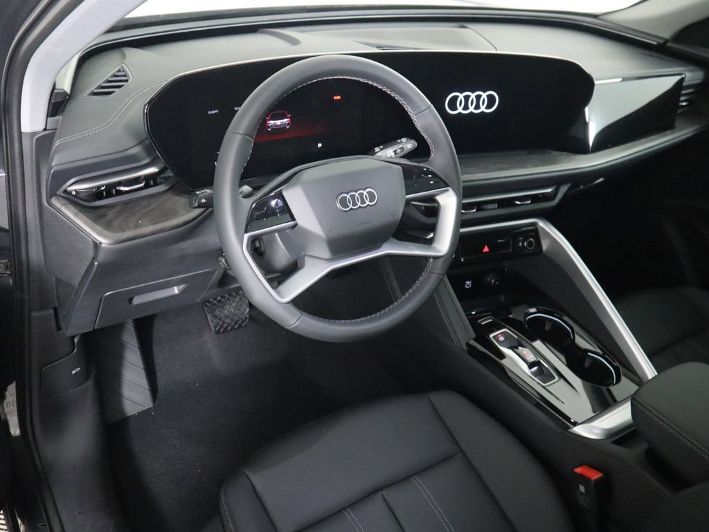 Used 2025 Audi Q5 Premium w/ Convenience Package image 11