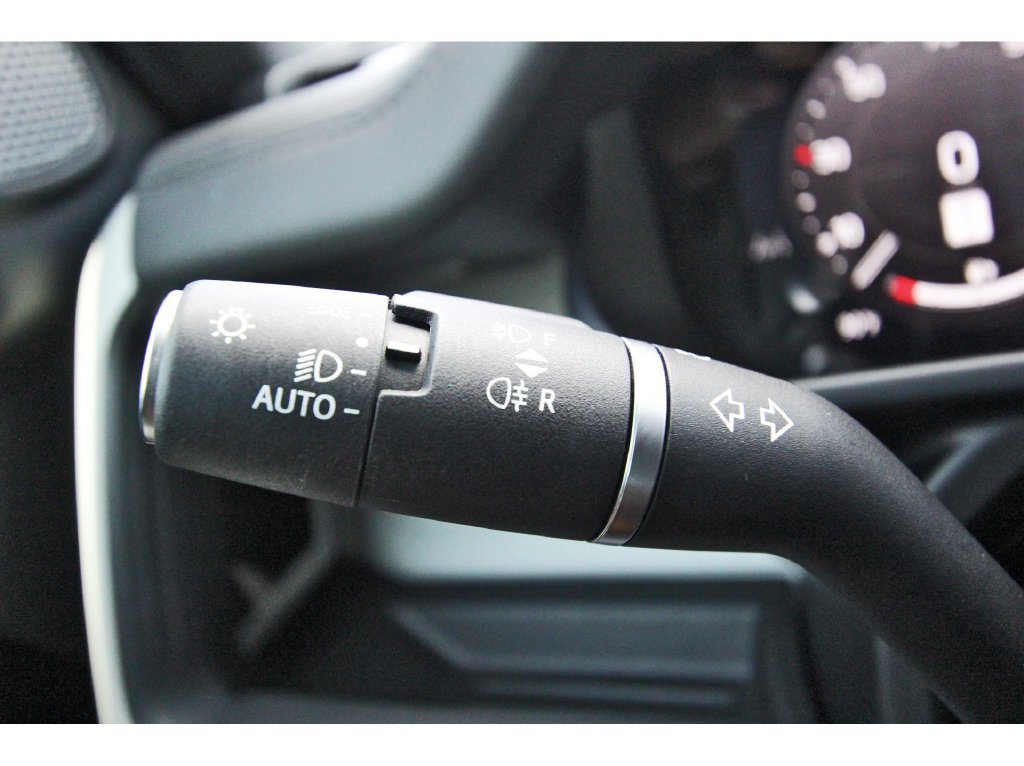 Used 2024 Land Rover Defender 110 SE AWD/4WD image 17