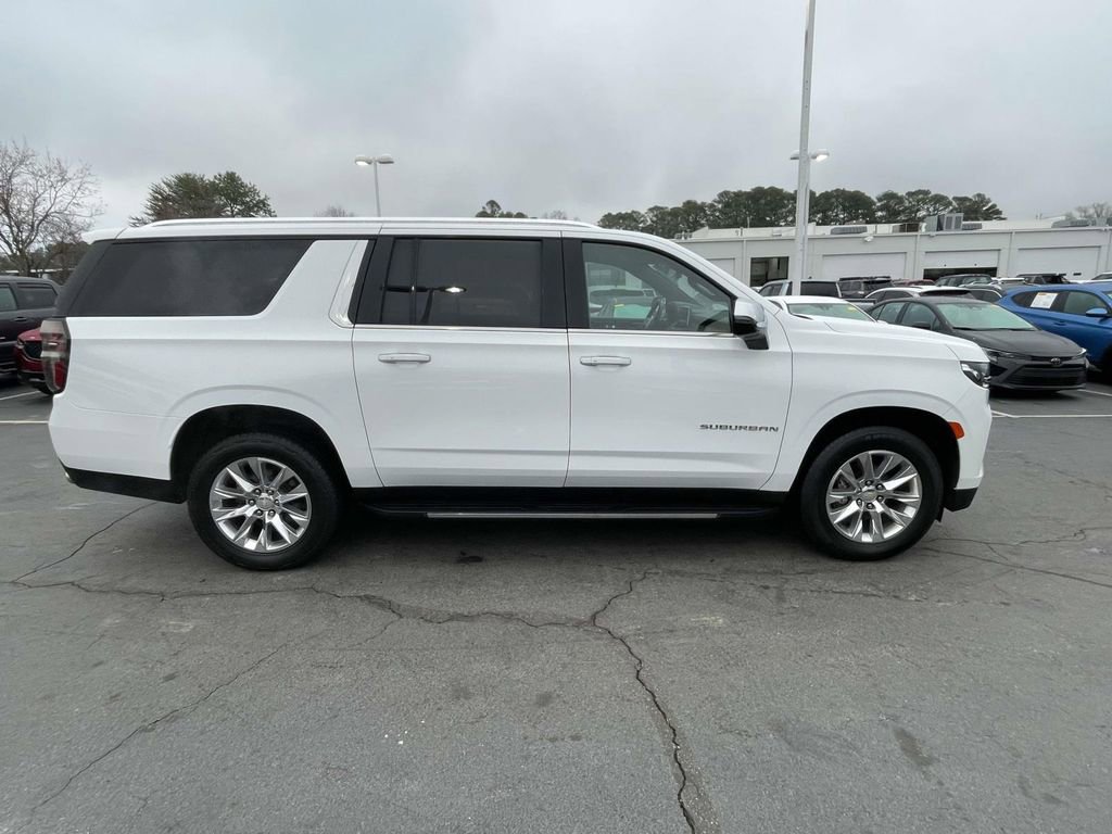 Used 2023 Chevrolet Suburban Premier image 10