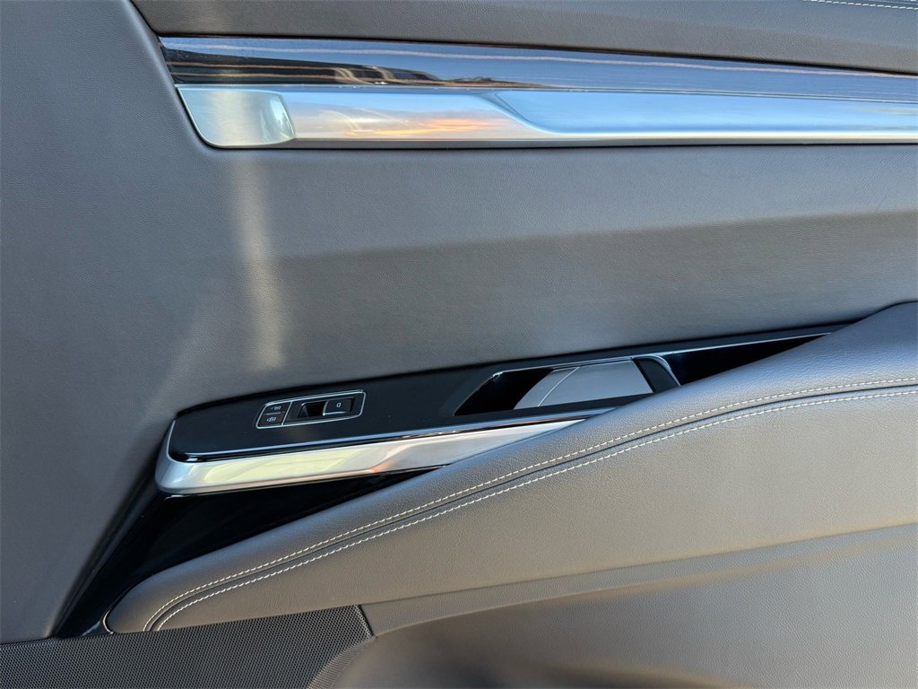 Used 2025 Cadillac Escalade Premium Luxury image 25