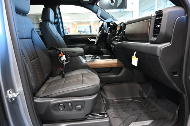 New 2026 Chevrolet Silverado 3500 High Country w/ High Country Premium Package AWD/4WD image 13