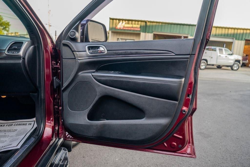 Used 2019 Jeep Grand Cherokee Limited AWD/4WD image 21