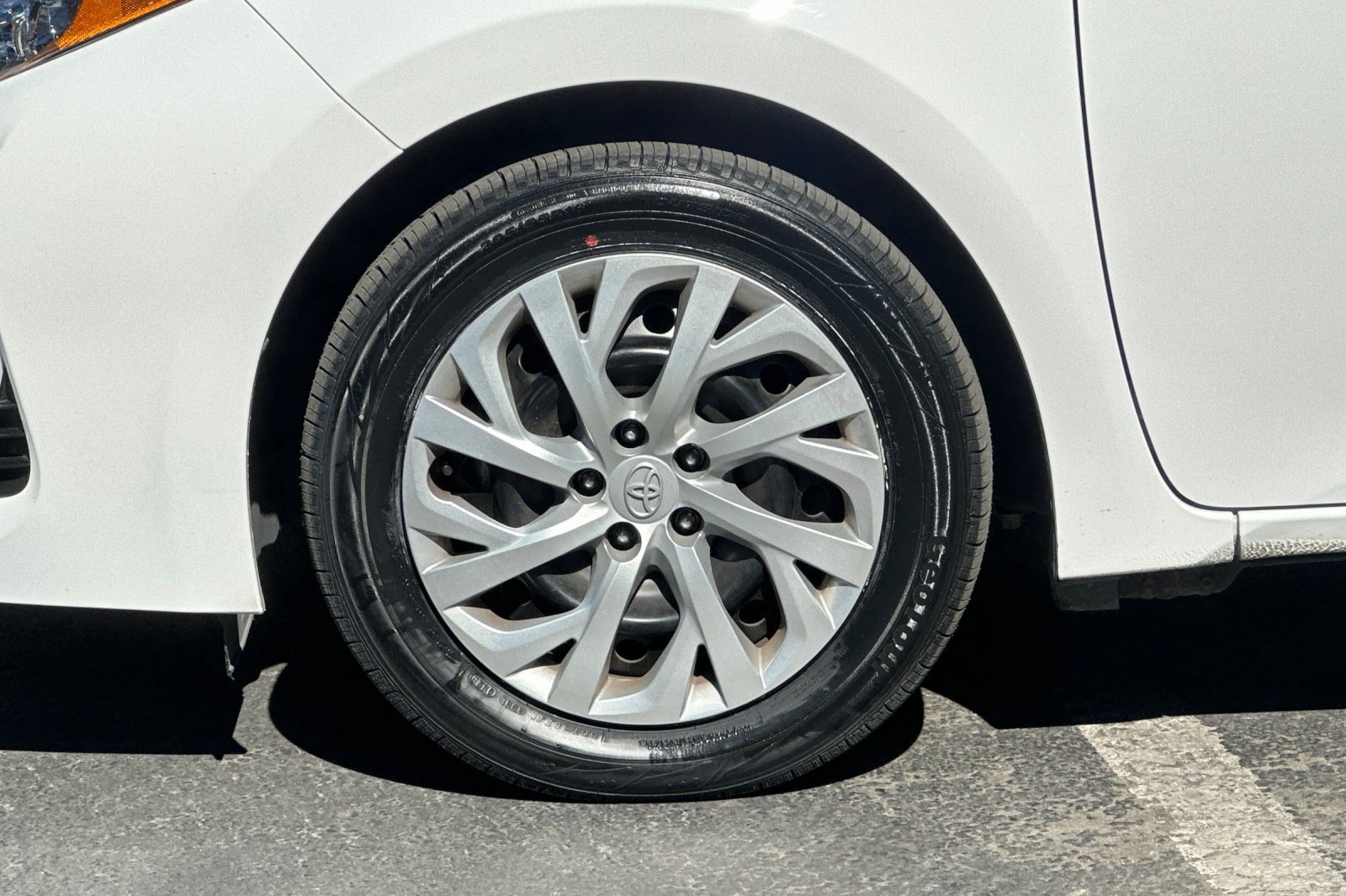 Used 2019 Toyota Corolla LE FWD image 35