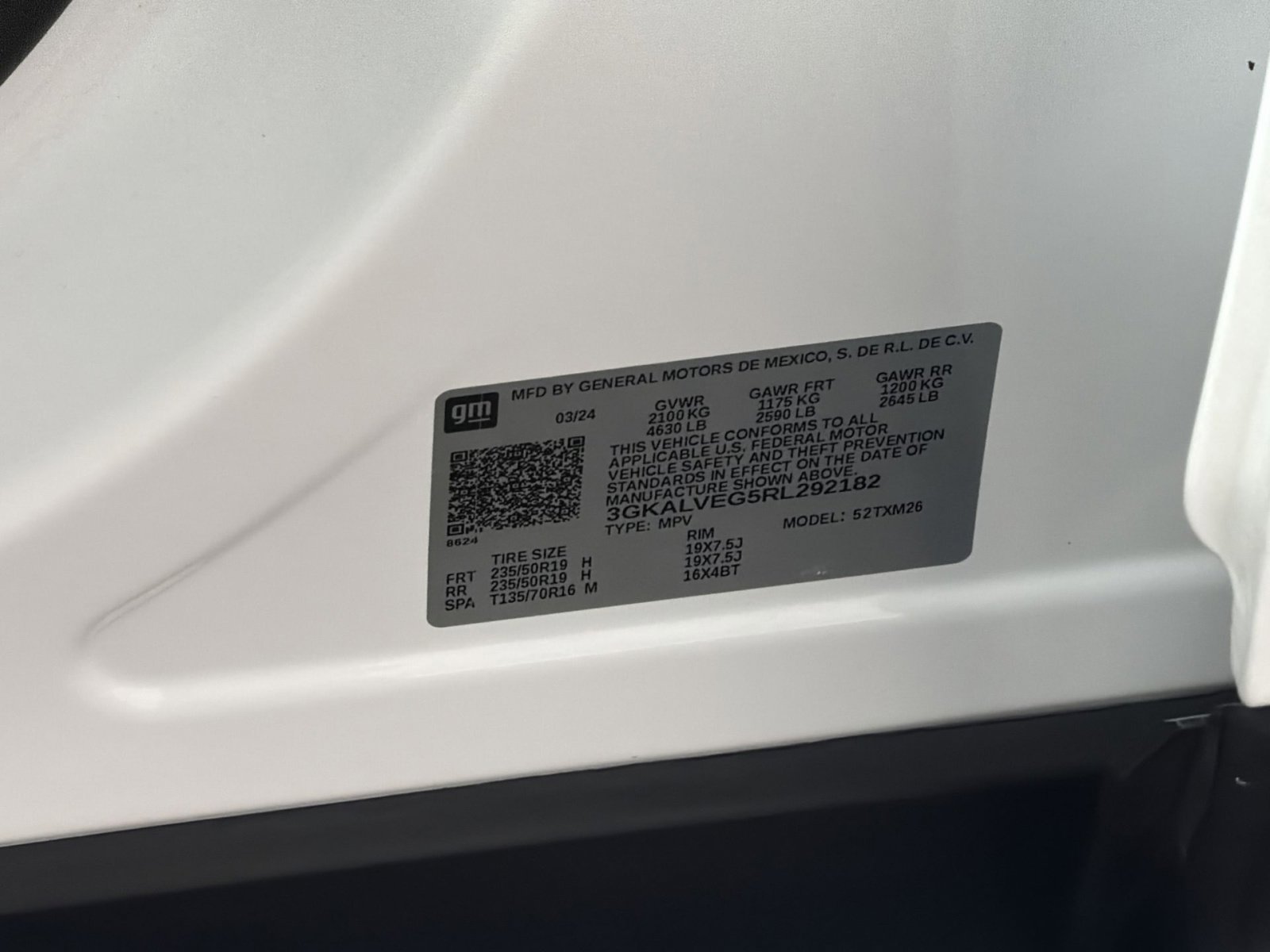 Used 2024 GMC Terrain SLT w/ Elevation Edition image 29