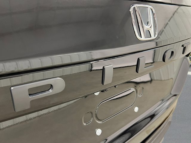 New 2025 Honda Pilot EX-L image 5