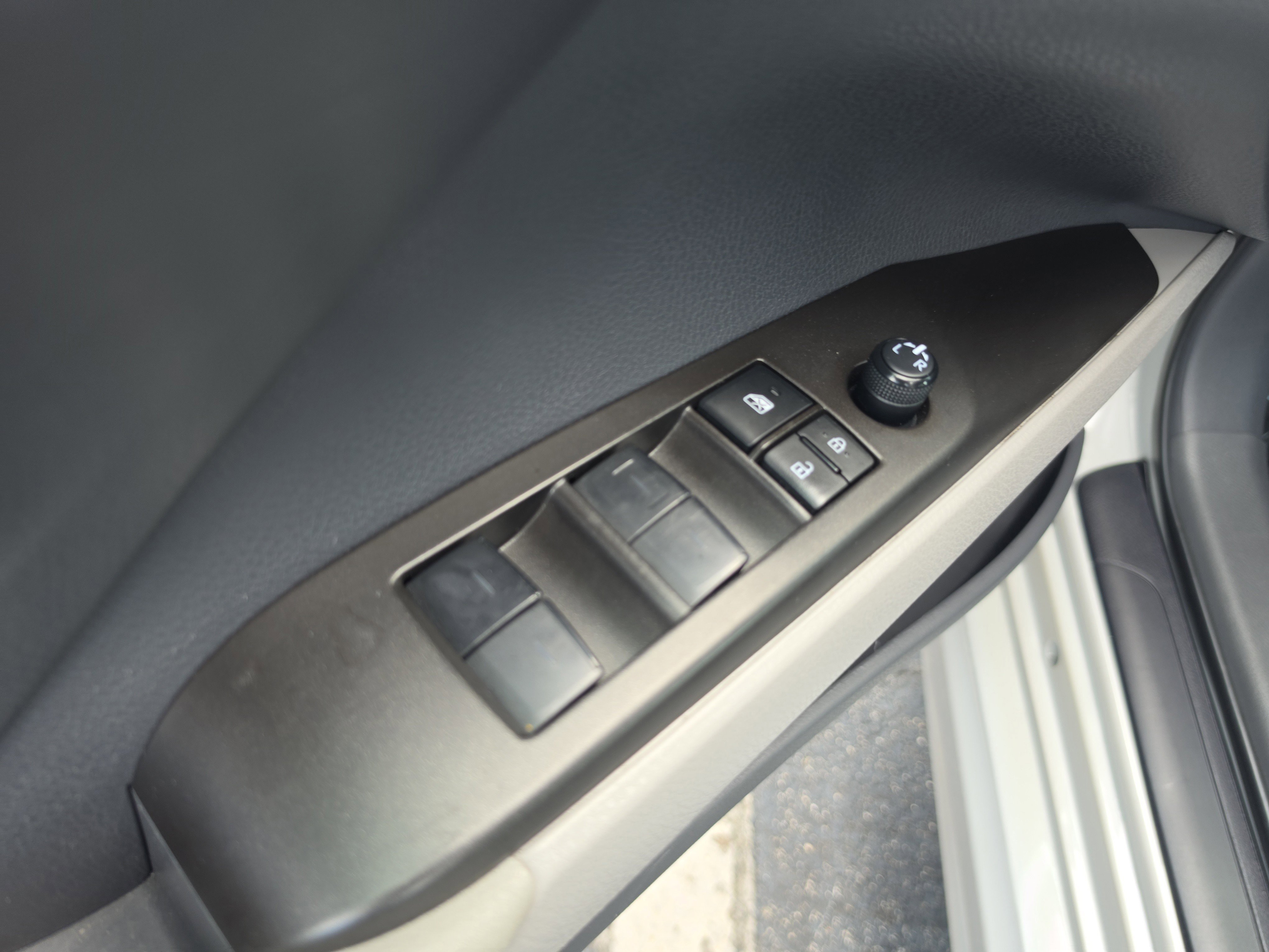 Used 2024 Toyota Camry SE image 13