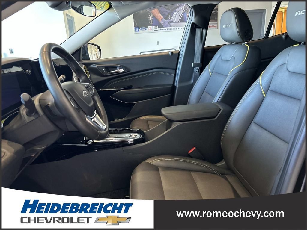 Used 2024 Chevrolet Trax ACTIV w/ Sunroof Package FWD image 13